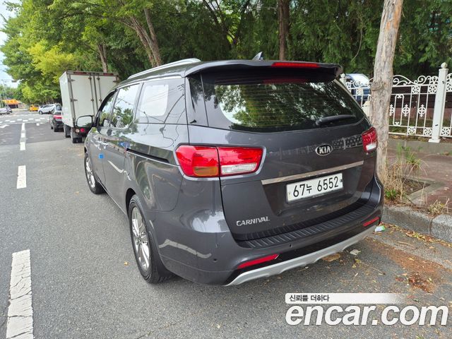 Kia Carnival из Кореи Encar
