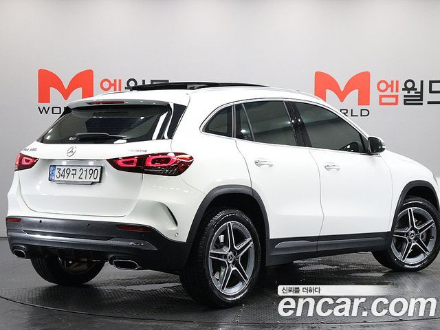 Mercedes-Benz GLA-Class GLA250 4MATIC — пробег 11508 км