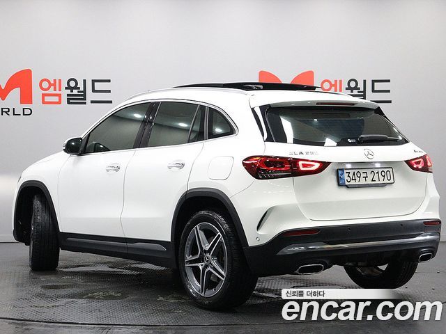 Mercedes-Benz GLA-Class GLA250 4MATIC — пробег 11508 км