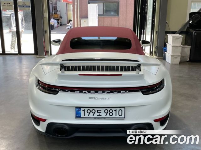 Porsche 911 Turbo S Cabriolet — пробег 7 400 км — фото 4 из 5