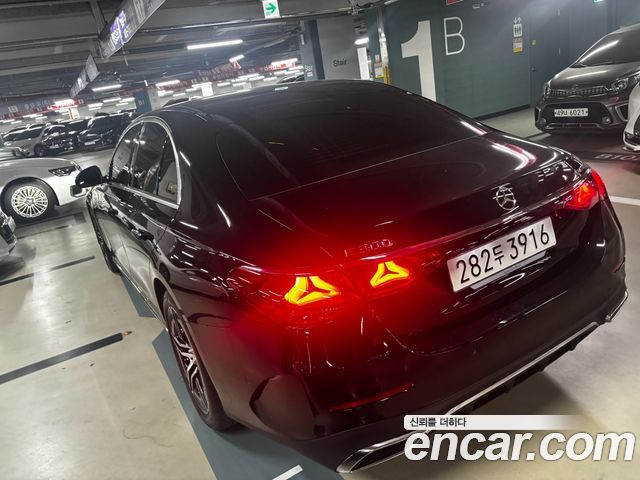 Mercedes-Benz E-Class E300 4MATIC AMG Line — пробег 4040 км