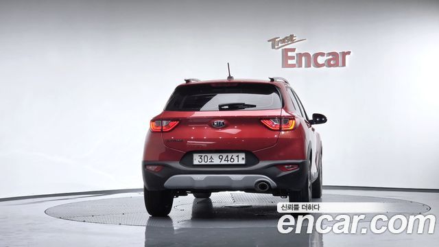 Kia Stonic из Кореи Encar