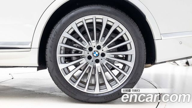 BMW X7 xDrive 40i Design Pure Excellence 7-Seater — пробег 4 550 км — фото 5 из 5