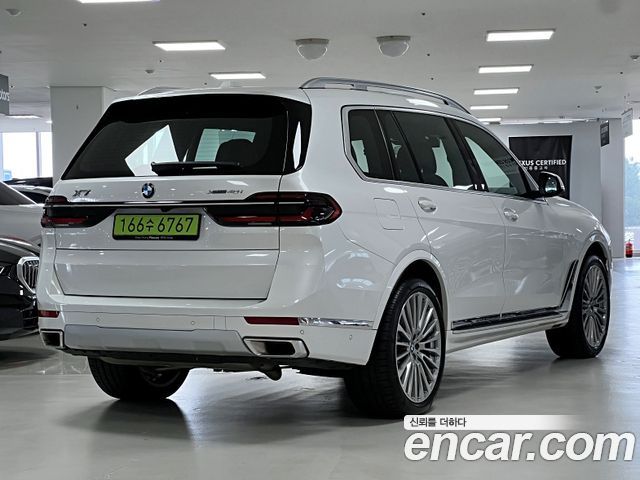 BMW X7 xDrive 40i Design Pure Excellence 6-Seater — пробег 7 446 км — фото 2 из 5