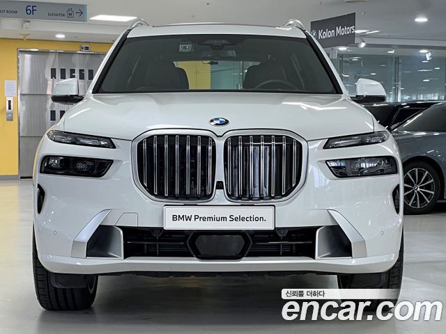 BMW X7 xDrive 40i Design Pure Excellence 6-Seater — пробег 7 446 км — фото 3 из 5