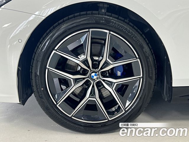 BMW 5-Series 520i M Sport — пробег 4 273 км — фото 5 из 5