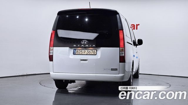 Hyundai Staria L3.5 Cargo 5-Seater Modern — пробег 83 114 км