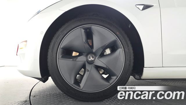 Tesla Model 3 Standard Range Plue RWD — пробег 92 689 км