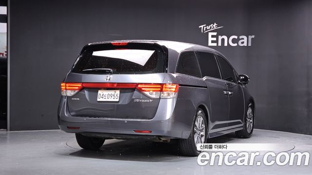 Honda Odyssey 3.5 4th 2016 — пробег 101 794 км