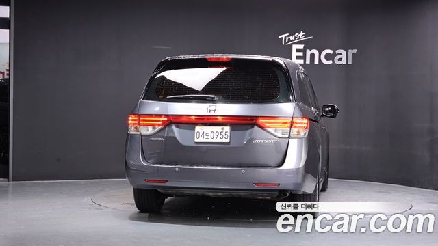 Honda Odyssey 3.5 4th 2016 — пробег 101 794 км