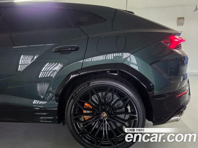 Lamborghini Urus из Кореи Encar