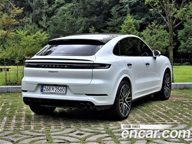 Porsche Cayenne 3.0 Coupe 2024 — пробег 15 800 км