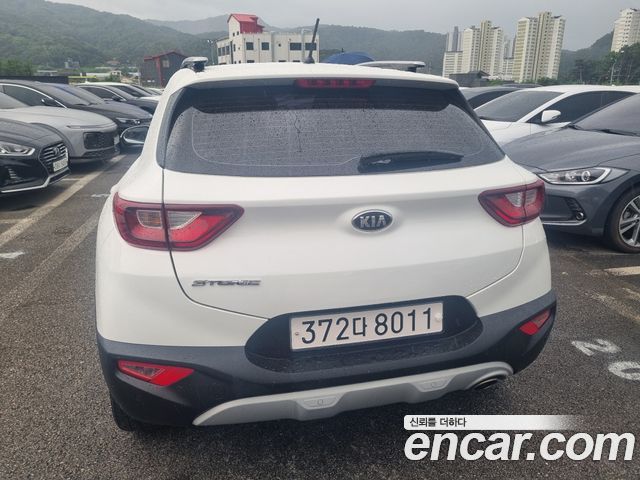 Kia Stonic Diesel 1.6 Deluxe 2018 — пробег 103 195 км
