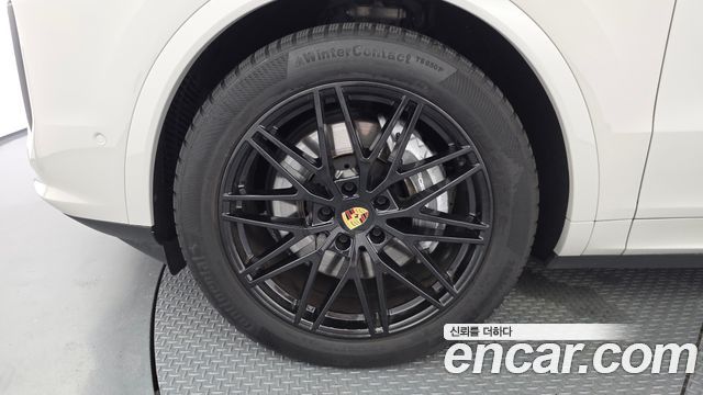 Porsche Cayenne 3.0 E-Hybrid Coupe — пробег 55 760 км