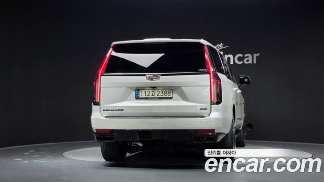Cadillac Escalade 6.2 ESV ESV Sports Platinum — пробег 52 354 км