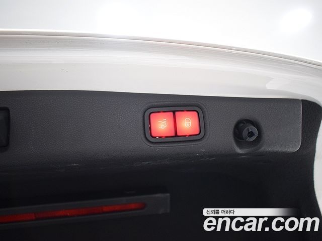 Mercedes-Benz E-Class E300 AV Intelligent Drive 2016 — пробег 124 371 км