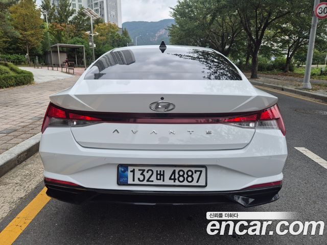 Hyundai AVANTE 1.6 Modern 2022 — пробег 77 486 км