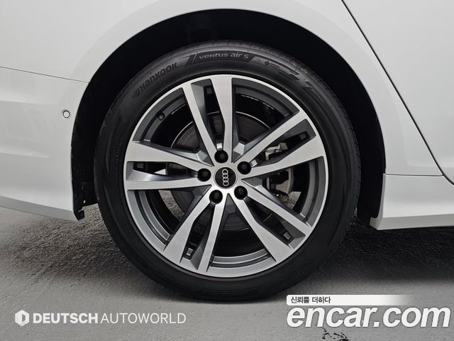Audi A6 45 TFSI Quattro Premium 2022 — пробег 49 003 км