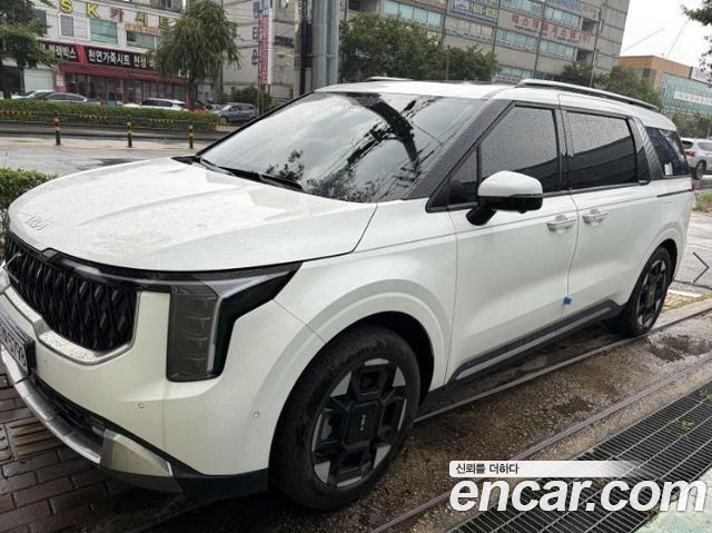 Kia Carnival HEV 9seater Signature 2024 — пробег 42 394 км