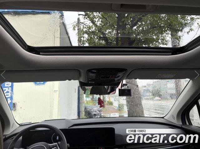 Kia Carnival HEV 9seater Signature 2024 — пробег 42 394 км