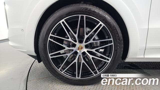 Porsche Cayenne 3.0 Coupe — пробег 15 153 км