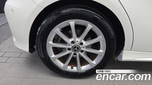 Mercedes-Benz A-Class A200 AMG Line — пробег 104 923 км