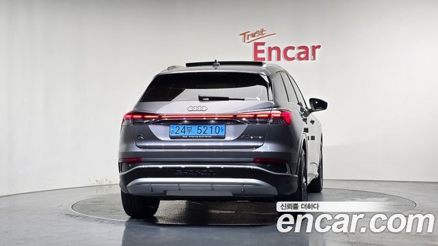 Audi Q4 e-tron 40 Premium — пробег 18 271 км