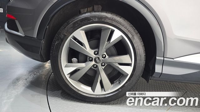 Audi Q4 e-tron 40 Premium — пробег 18 271 км