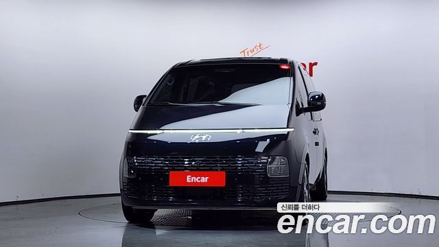 Hyundai Staria 4WD Tourer 9-Seater Modern — пробег 31 254 км