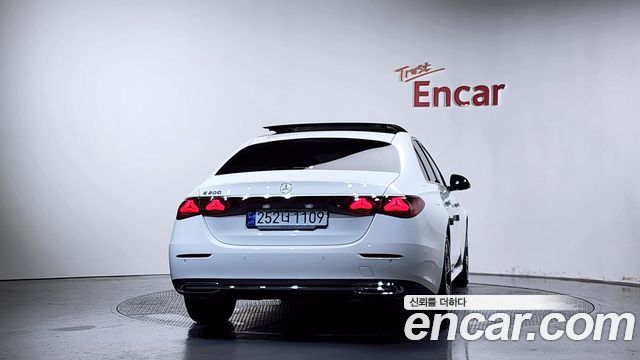 Mercedes-Benz E-Class из Кореи Encar