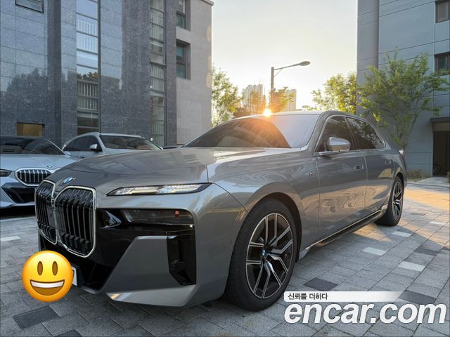BMW 7-Series 740i sDrive M Sport — пробег 64 480 км — фото 1 из 5