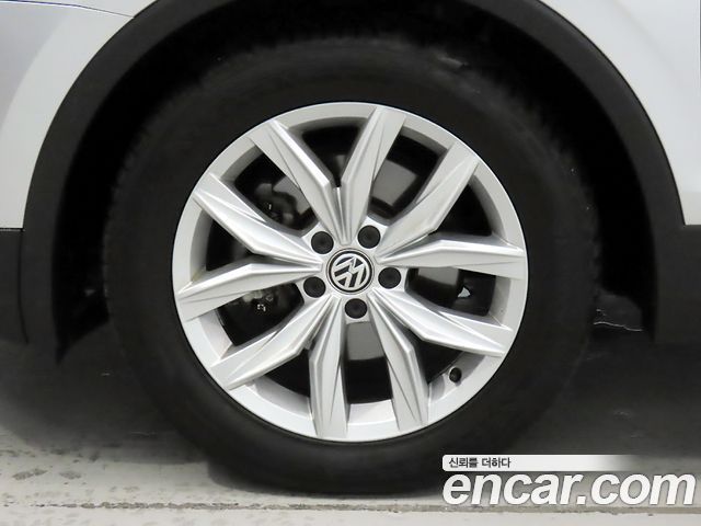 Volkswagen Tiguan 2.0 TDI Premium — пробег 69 068 км