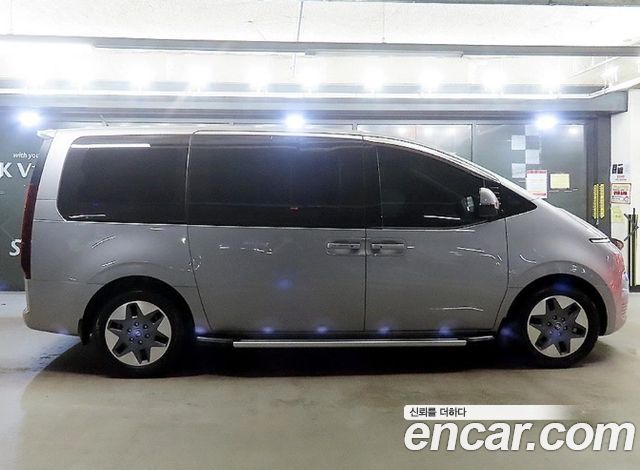 Hyundai Staria HEV 1.6 Tourer 9-Seater Modern — пробег 30 677 км