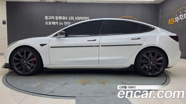 Tesla Model 3 Performance AWD — пробег 97 700 км