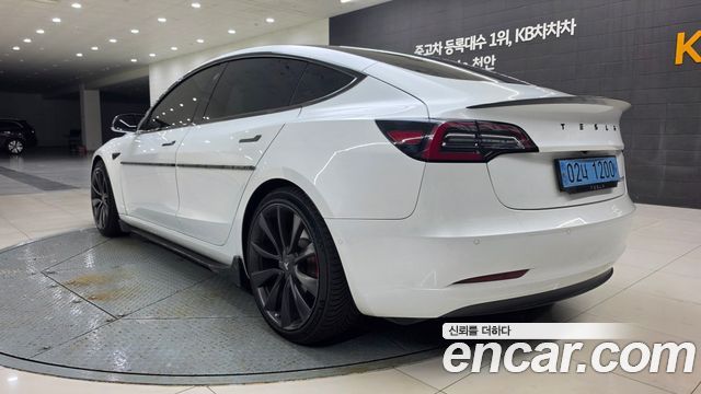 Tesla Model 3 Performance AWD — пробег 97 700 км