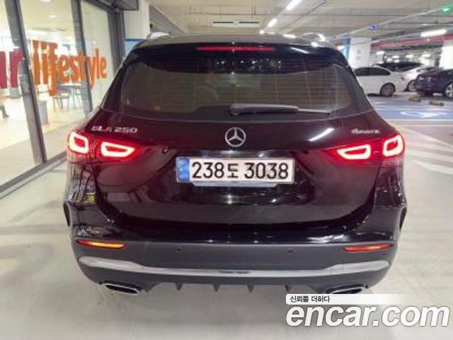 Mercedes-Benz GLA-Class GLA250 4MATIC — пробег 40 700 км — фото 4 из 5