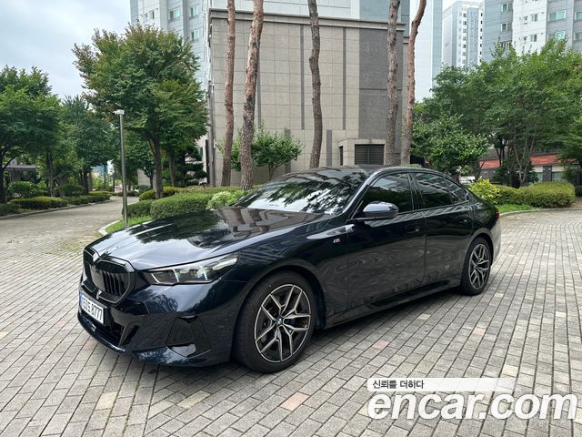 BMW 5-Series 520i M Sport — пробег 3 500 км — фото 3 из 5