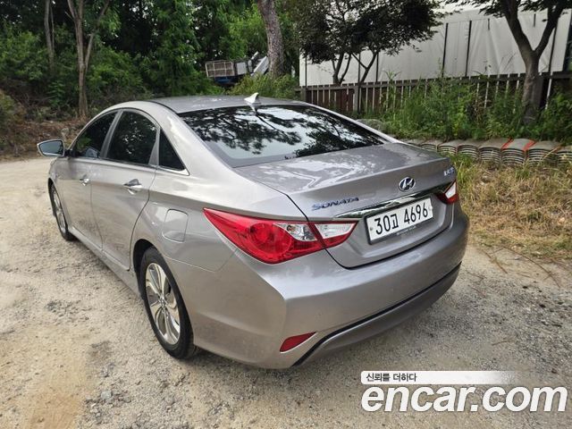 Hyundai Sonata 2.0 Modern — пробег 190 458 км — фото 4 из 5