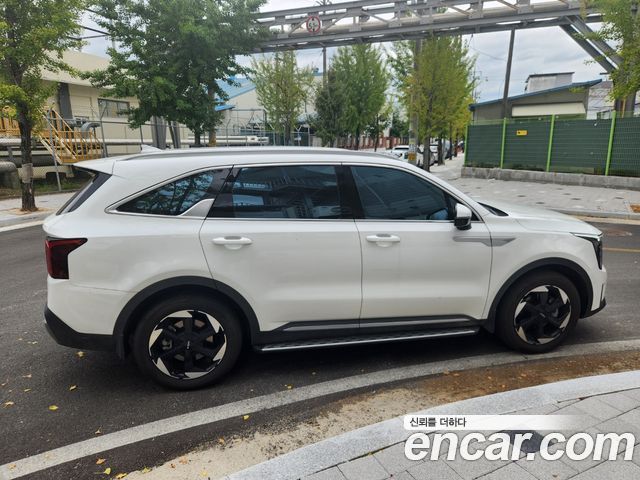 Kia Sorento HEV 1.6 2WD Signature 2025 — пробег 13 667 км