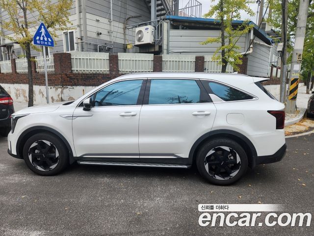 Kia Sorento HEV 1.6 2WD Signature 2025 — пробег 13 667 км