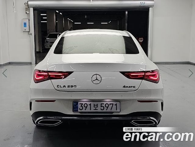 Mercedes-Benz C-Class C300 4MATIC Avantgarde 2024 — пробег 39 863 км