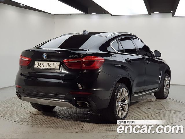 BMW X6 xDrive 30d 2018 — пробег 181 016 км