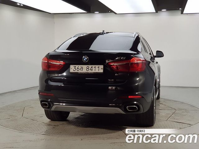 BMW X6 xDrive 30d 2018 — пробег 181 016 км