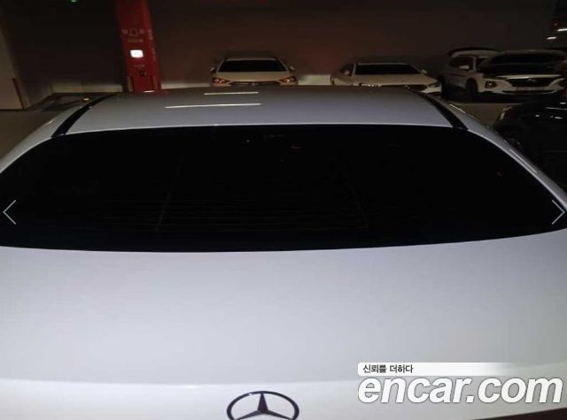 Mercedes-Benz E-Class E220d 4MATIC AMG Line 2023 — пробег 94 404 км