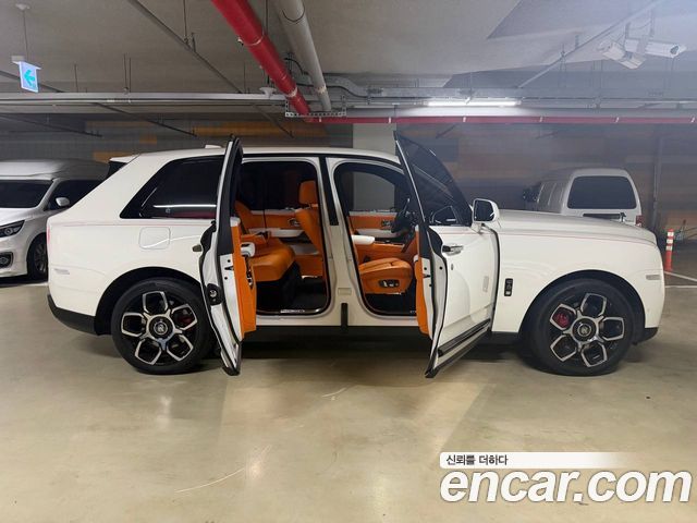 Rolls-Royce Cullinan 6.7 V12 Black Badge 2022 — пробег 20 522 км