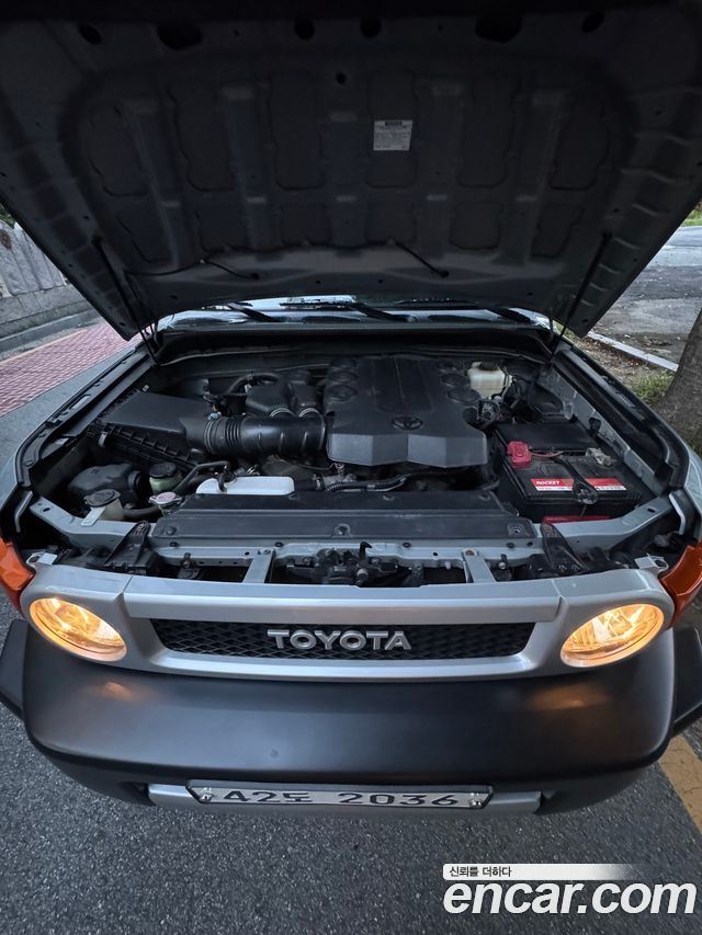 Toyota FJ Cruiser 4WD V6 — пробег 140 000 км