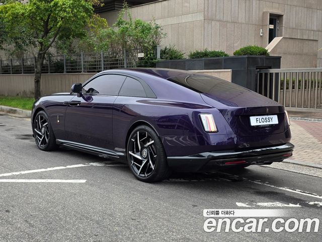 Rolls-Royce Spectre Coupe Black Badge — пробег 10 300 км
