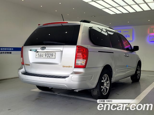 Kia Carnival New Carnival Limousine President — пробег 249 000 км — фото 5 из 5