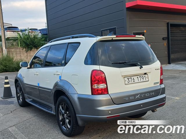 Ssangyong Rexton 2WD RX4 High Deluxe — пробег 123 900 км