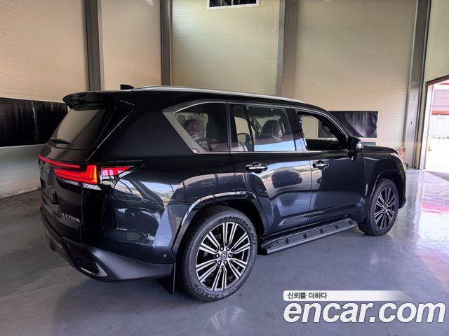 Lexus LX 700h Luxury — пробег 10 км